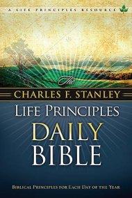 NKJV Life Principles Daily Bible: Paperback