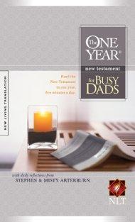 NLT One Year New Testament for Busy Dads : Paperback