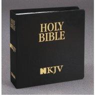 NKJV Loose Leaf Bible: with binder