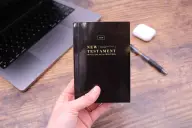 NIV, New Testament with Psalms and Proverbs, Pocket-Sized, Paperback, Black, Comfort Print