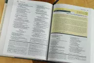 Niv, Starting Place Study Bible, Hardcover, Comfort Print: An Introductory Exploration of Studying God's Word