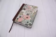 NIV, Beautiful Word Bible, Updated Edition, Peel/Stick Bible Tabs, Cloth over Board, Floral, Red Letter, Comfort Print