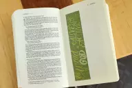 NIV Beautiful Word Bible Journal (Comfort Print): Hebrews-Softcover