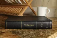 KJV, Thompson Chain-Reference Bible, European Bonded Leather, Black, Red Letter, Thumb Indexed, Comfort Print