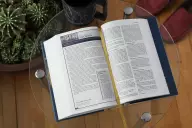 NIV, Men's Devotional Bible, Hardcover, Comfort Print