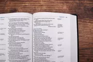 NIV Side-Column Reference Bible (Deep Study at a Portable Size), Personal Size, Leathersoft, Black, Comfort Print