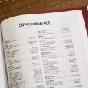 NKJV, Compact Center-Column Reference Bible, Hardcover, Red Letter, Comfort Print