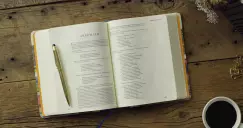 ESV Single Column Journaling Bible: Artist Series (Hugo Pineda/Christ The Reconciler)