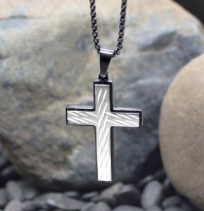 Necklace-Eden Merry-Cross-Diamond Plate-Silver
