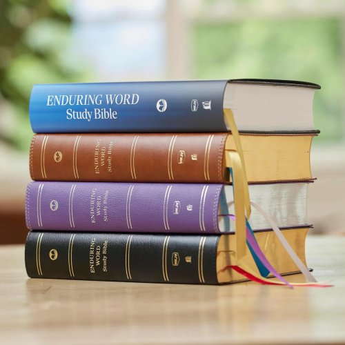 NKJV Enduring Word Study Bible: Pastoral Commentary from Every Chapter of the Bible (Brown Leathersoft, Red Letter, Comfort Print)