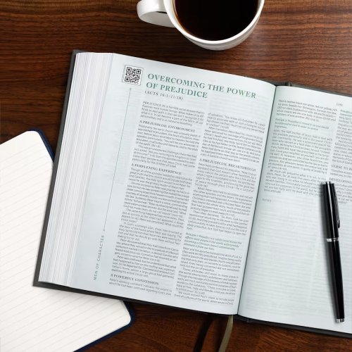 CSB Men of Character Bible, Revised and Updated, Charcoal Cloth Over Board