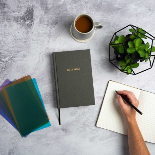 CSB Grace Bible, Charcoal Cloth Over Board (Dyslexia Friendly)