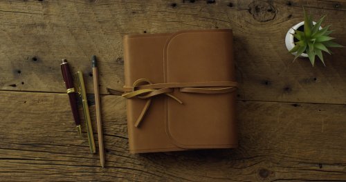 ESV Journaling Bible (Natural Leather, Brown, Flap with Strap)