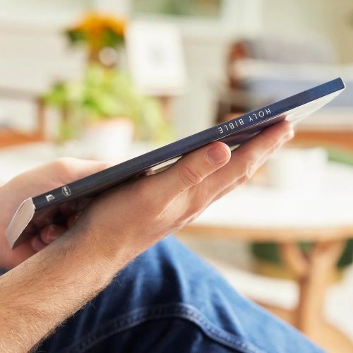 NKJV Large Print Outreach New Testament Bible, Cross Softcover, Comfort Print