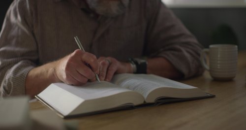 ESV Applying the Gospel Study Bible for Men (Hardcover)