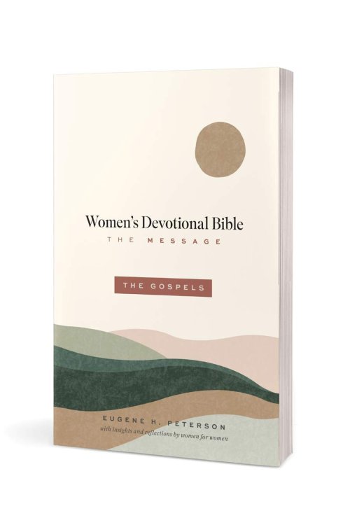 The Message Women's Devotional Bible: The Gospels (Softcover)