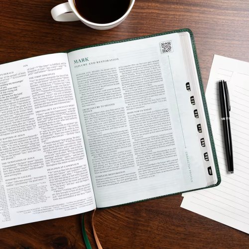 CSB Men of Character Bible, Revised and Updated, Forest LeatherTouch, Indexed