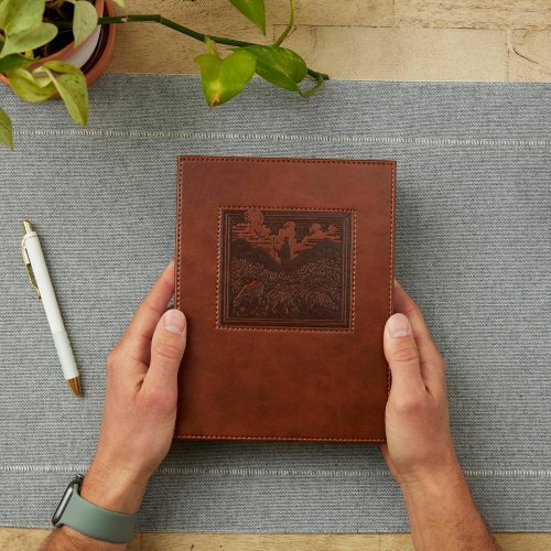 NKJV New Testament, Tracing edition: Engaging the Scripture Word by Word (Brown Leathersoft over Board)
