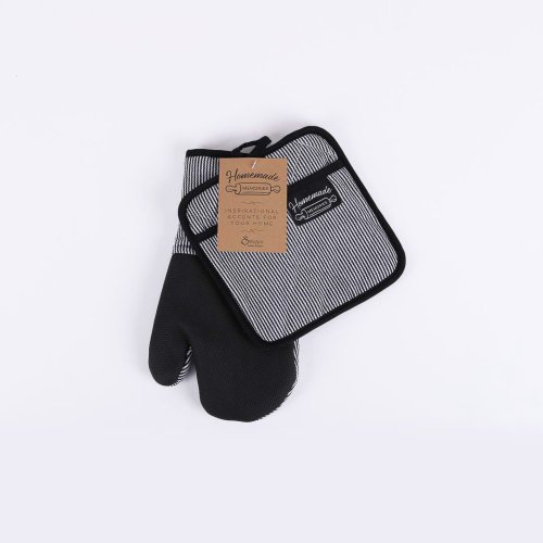 Homemade Memories Black Striped Oven Mitt Set