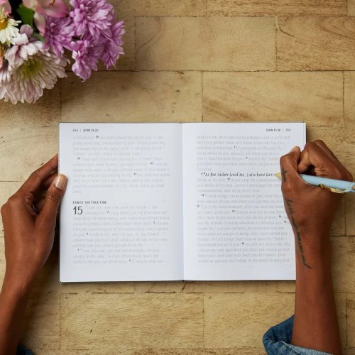 NKJV New Testament, Tracing edition: Engaging the Scripture Word by Word (Gray Cloth over Board)