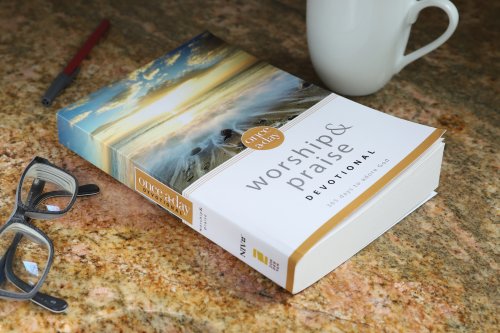 Once A Day Worship And Praise Devotional