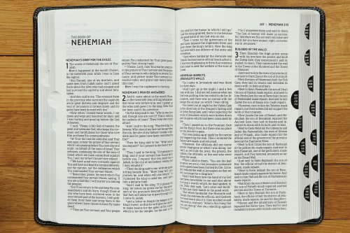 NASB, Thinline Bible, Leathersoft, Black, Red Letter, 2020 Text, Thumb Indexed, Comfort Print