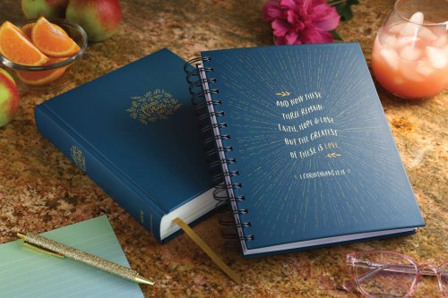 NIV Radiant Virtues Bible & Journal Gift Set: A Beautiful Word Collection (Comfort Print)-Hardcover
