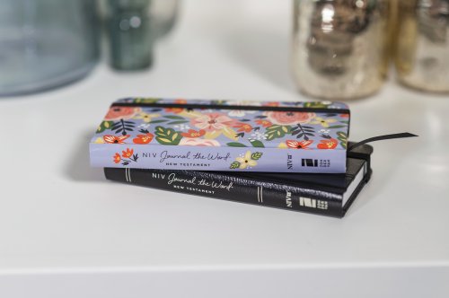NIV Journal The Word New Testament  Pocket Bible Edition(Comfort Print)-Black Hardcover