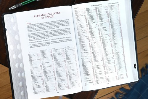 NIV, Thompson Chain-Reference Bible, Large Print, Bonded Leather, Black, Thumb Indexed, Red Letter, Comfort Print