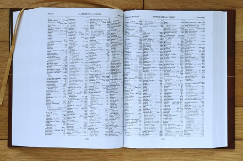 NKJV Thompson Chain-Reference Bible, Red, Hardcover, Red Letter, Biographical Sketches, Glossary, Concordance, Book Outlines, Verse Analysis, Maps, Ribbon Marker, Presentation Page