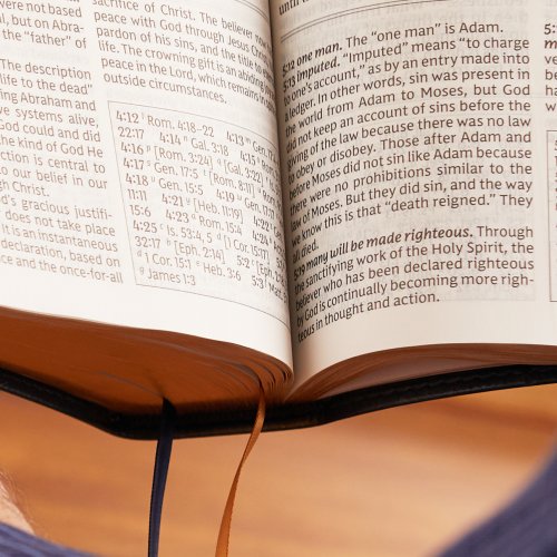 NKJV, Foundation Study Bible, Red Letter Edition: Holy Bible, New King James Version
