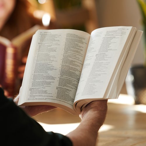 NKJV, Value Outreach Bible