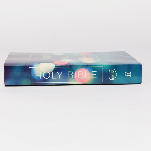 NKJV Value Outreach Bible, Blue, Paperback, Bible Section Introductions, Maps, Salvation Plan, 30-Day Reading Plan, Helpful Bible Passages