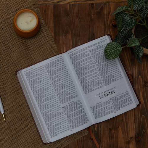 KJV, Deluxe Gift Bible, Imitation Leather, Black, Red Letter Edition