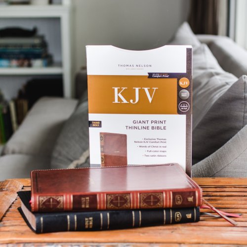 KJV Holy Bible: Giant Print Thinline Bible, Brown Leathersoft, Red Letter, Comfort Print (Thumb Indexed): King James Version