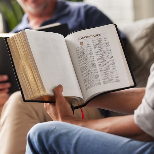 NKJV, Wide-Margin Reference Bible, Sovereign Collection, Leathersoft, Brown, Red Letter, Comfort Print