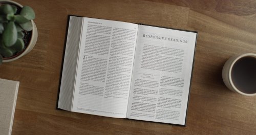 ESV Pew Bible with Responsive Readings (Hardcover, Black)