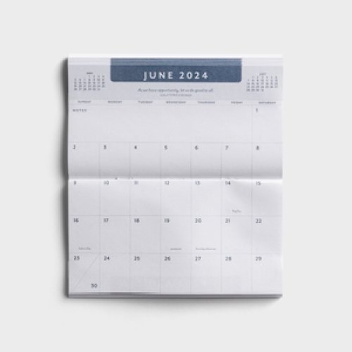 2023 28 Month Planner: Lighthouse
