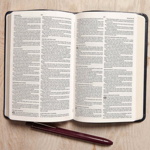CSB Compact Bible, Value Edition, Navy LeatherTouch