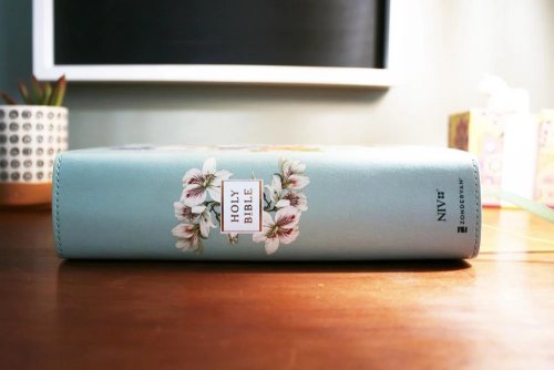 NIV, Artisan Collection Bible, Large Print, Leathersoft, Sage Floral, Red Letter, Comfort Print