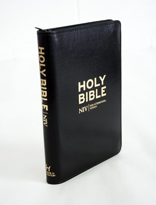 NIV Pocket Black Bonded Leather Bible with Zip Free Delivery Eden.co.uk