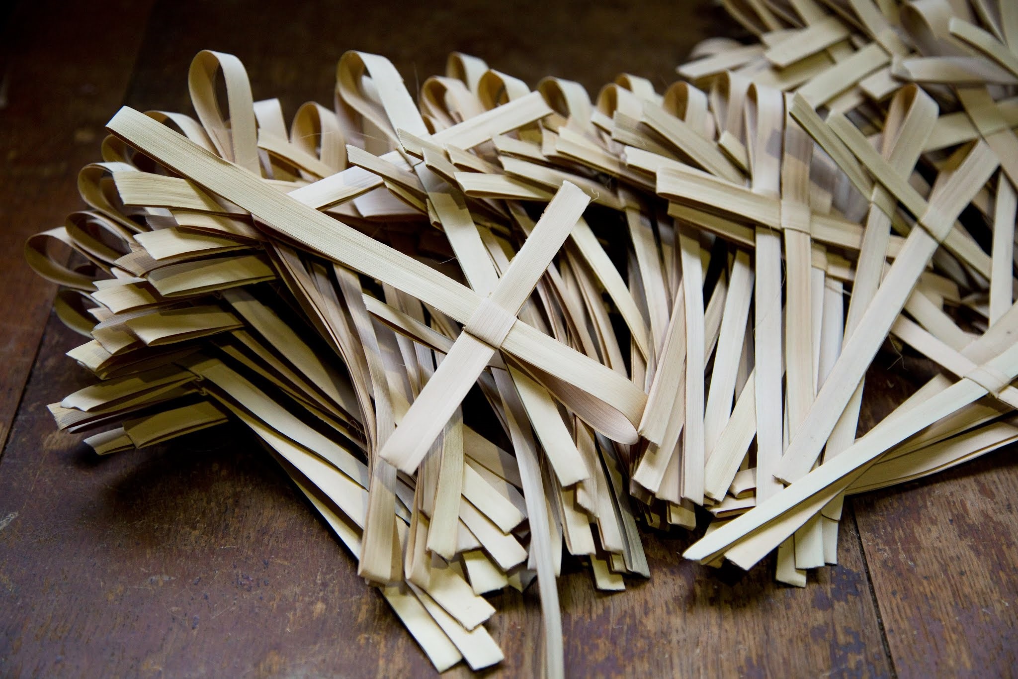 Palm Crosses - Pack of 50 Palm Crosses with Free Delivery at Eden.co.uk