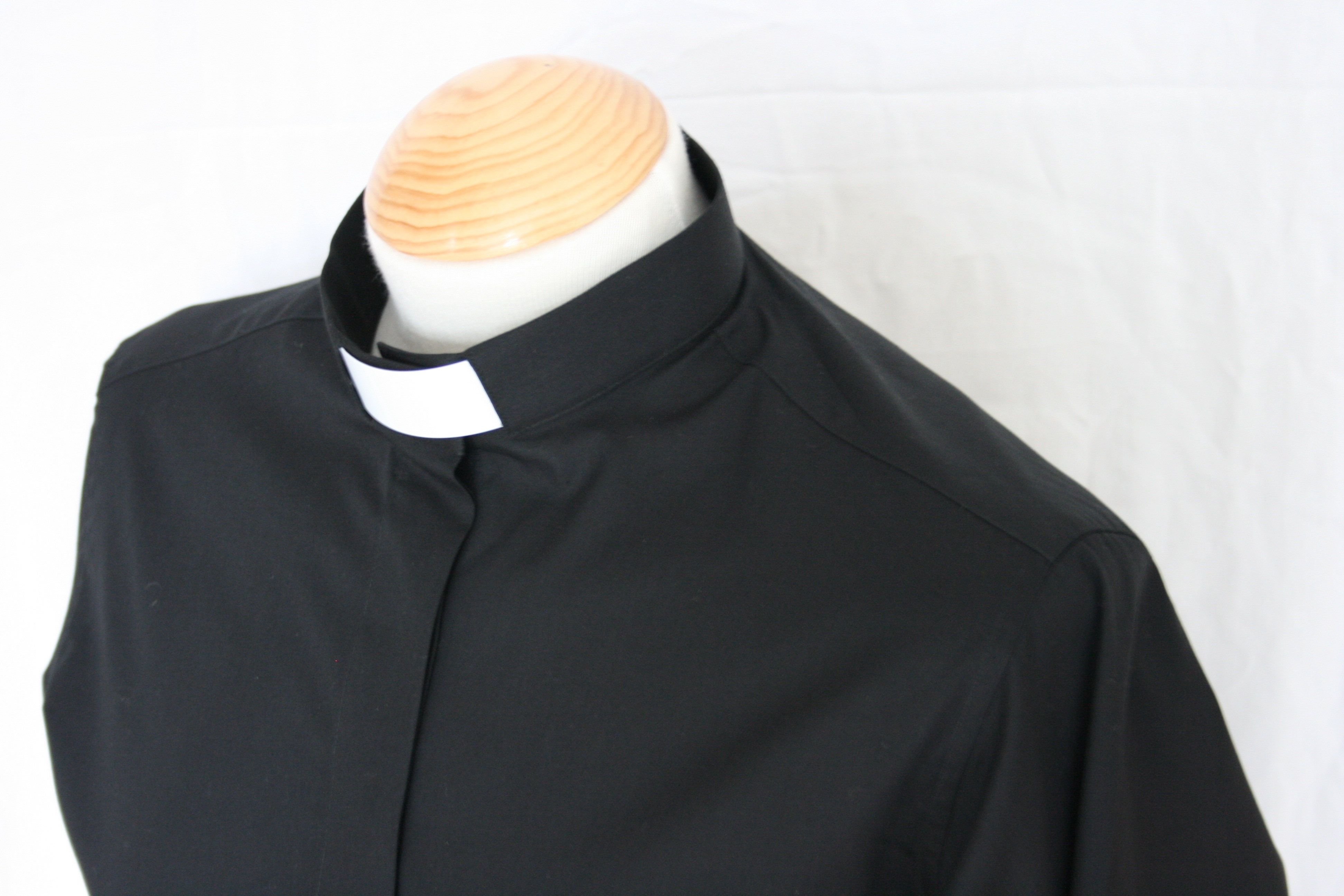 Women's Black Fitted Clerical Shirt Size 18 Free
